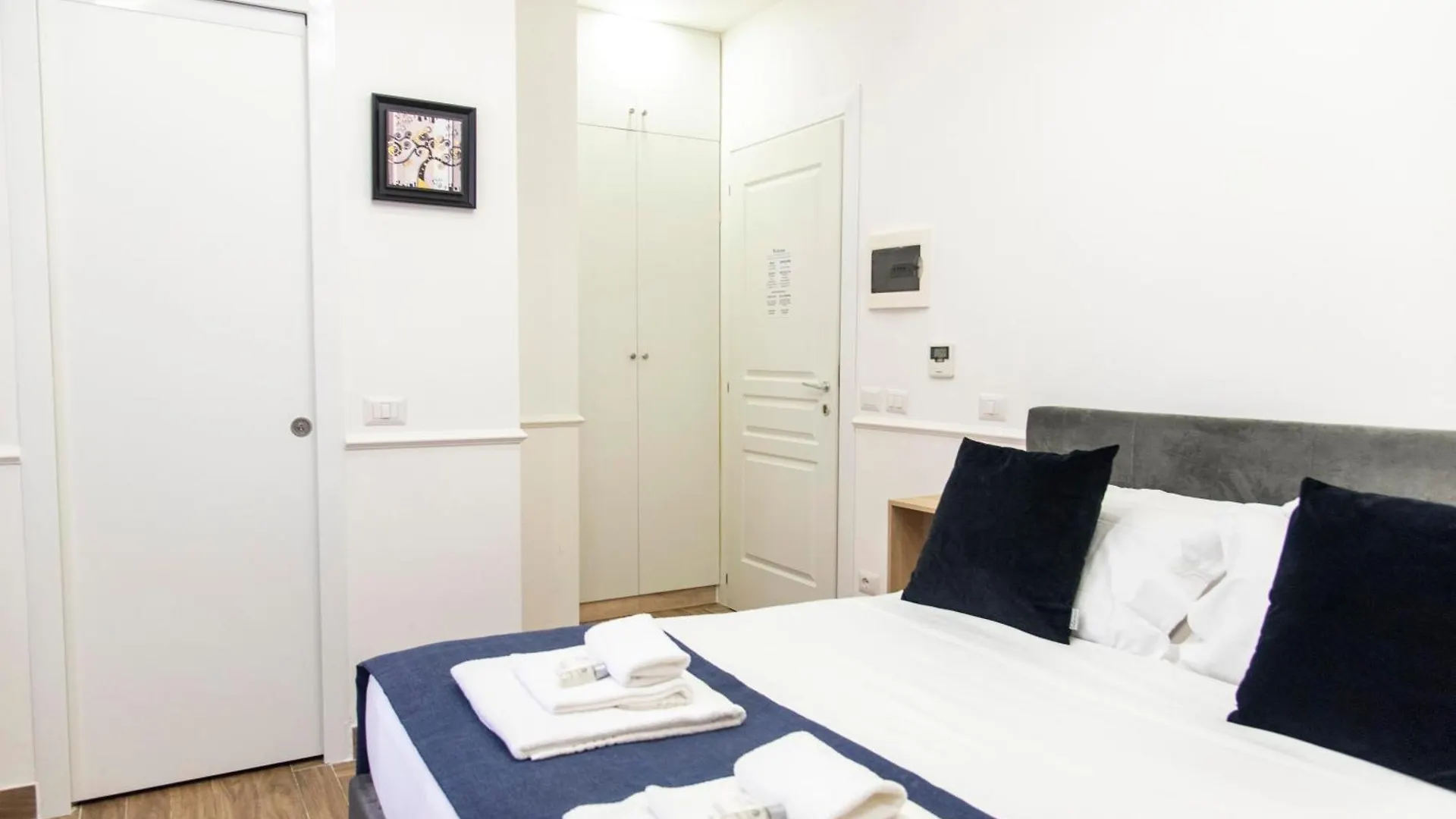 Susy'S Guest House - Room Colosseo Rome Italy